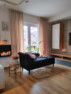 Pöydät<Beliani Sivupoyta Metalli Musta/Luonnonvari Vienna