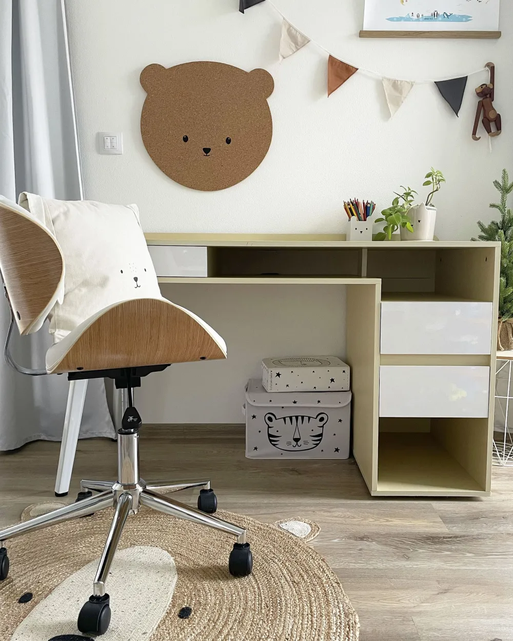 Cheap Beliani Tyopoyta 3 Laatikkoa 3 Hyllya Vaalea Puu/Valkoinen 130 X 60 Cm Caracas