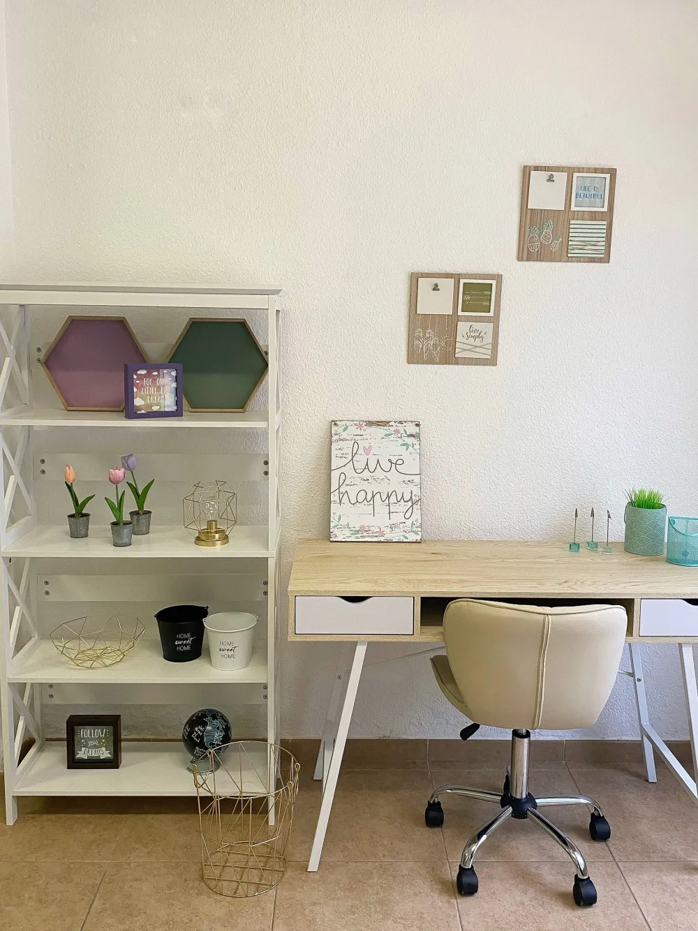 Lastenhuone<Beliani Tyopoyta 2 Laatikkoa Hylly Vaalea Puu/Valkoinen 120 X 48 Cm Clarita