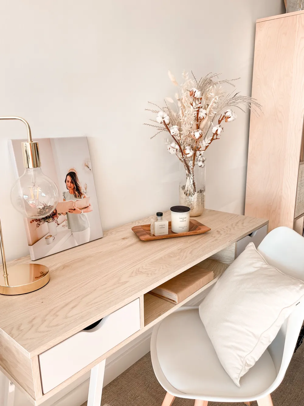 Lastenhuone<Beliani Tyopoyta 2 Laatikkoa Hylly Vaalea Puu/Valkoinen 120 X 48 Cm Clarita