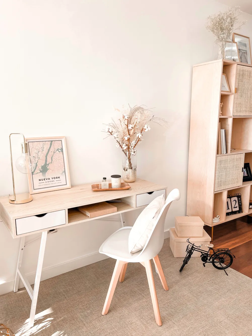 Lastenhuone<Beliani Tyopoyta 2 Laatikkoa Hylly Vaalea Puu/Valkoinen 120 X 48 Cm Clarita