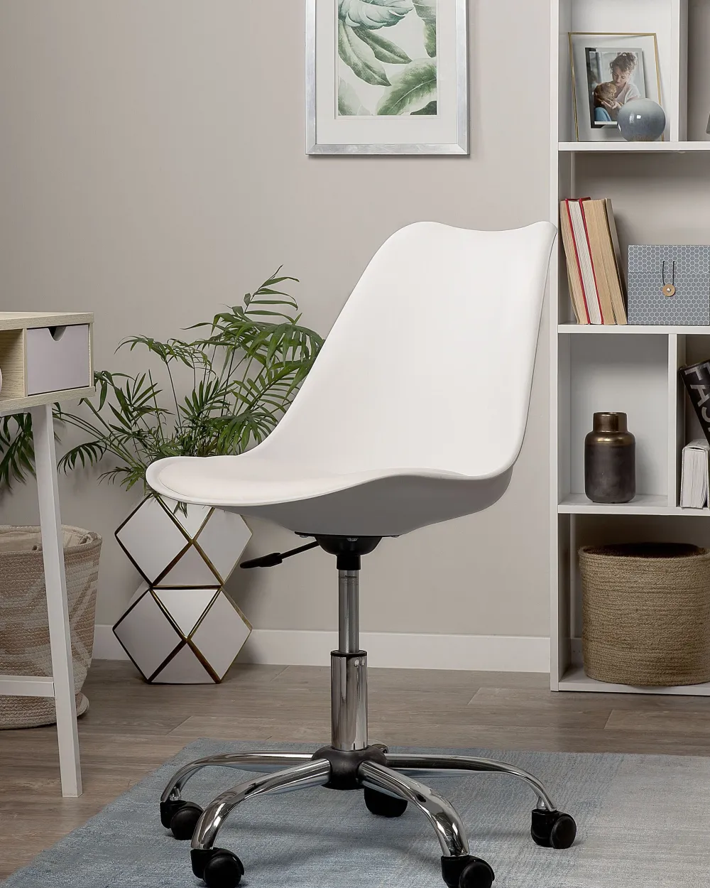 Lastenhuone<Beliani Tyotuoli Muovi Valkoinen Dakota Ii